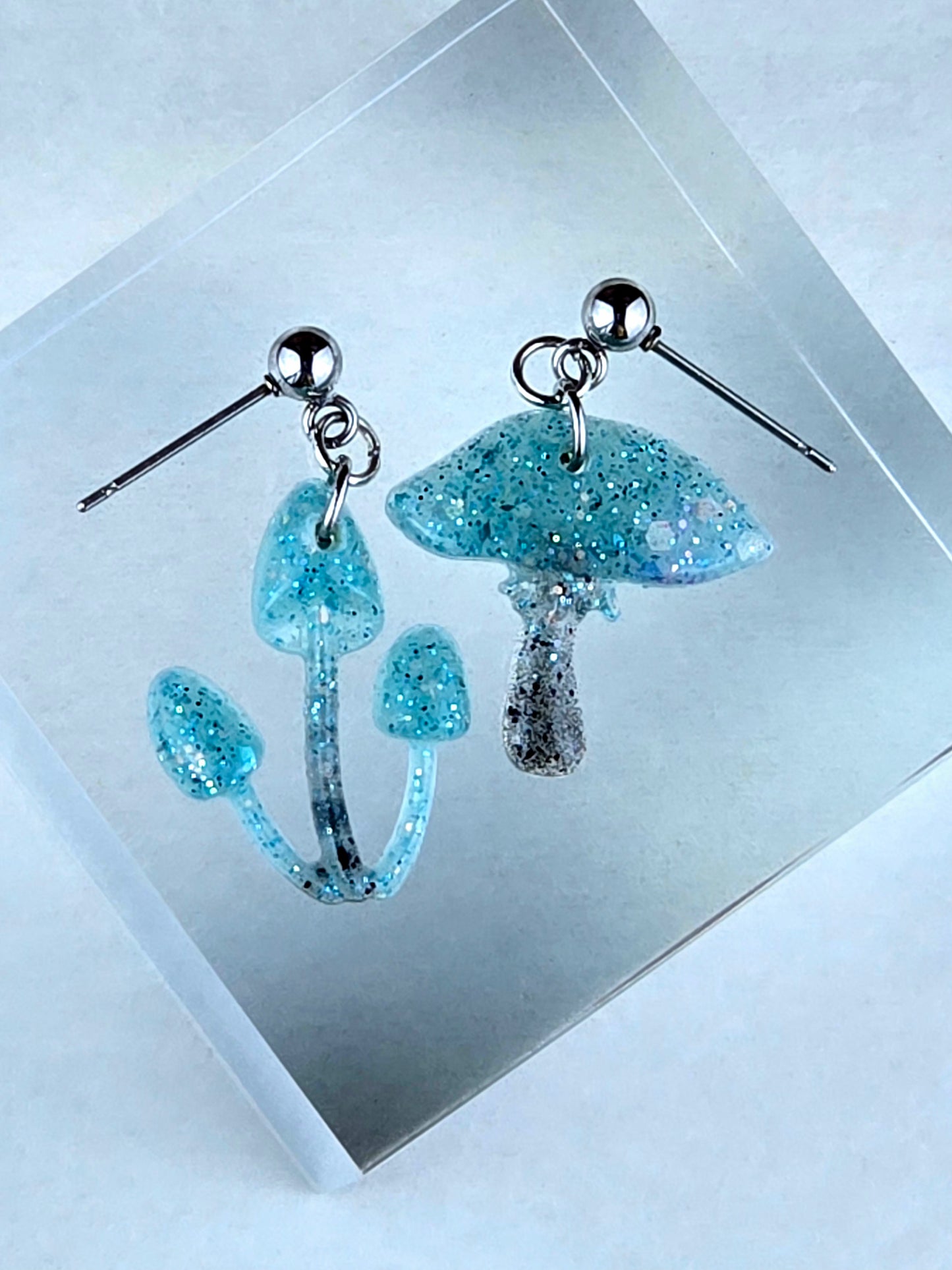 Mismatch Mushroom Ball Post Earrings