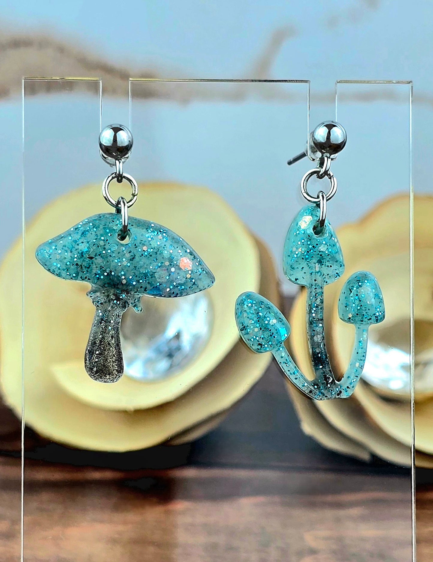 Mismatch Mushroom Ball Post Earrings