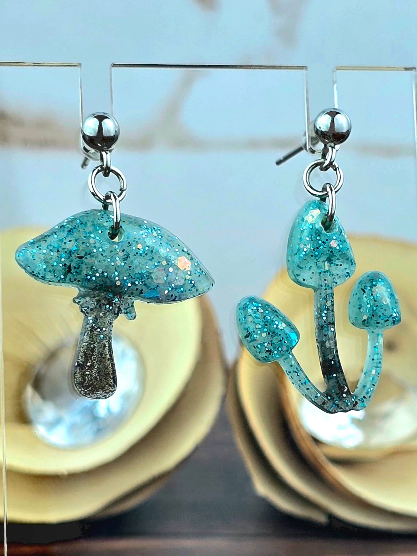 Mismatch Mushroom Ball Post Earrings