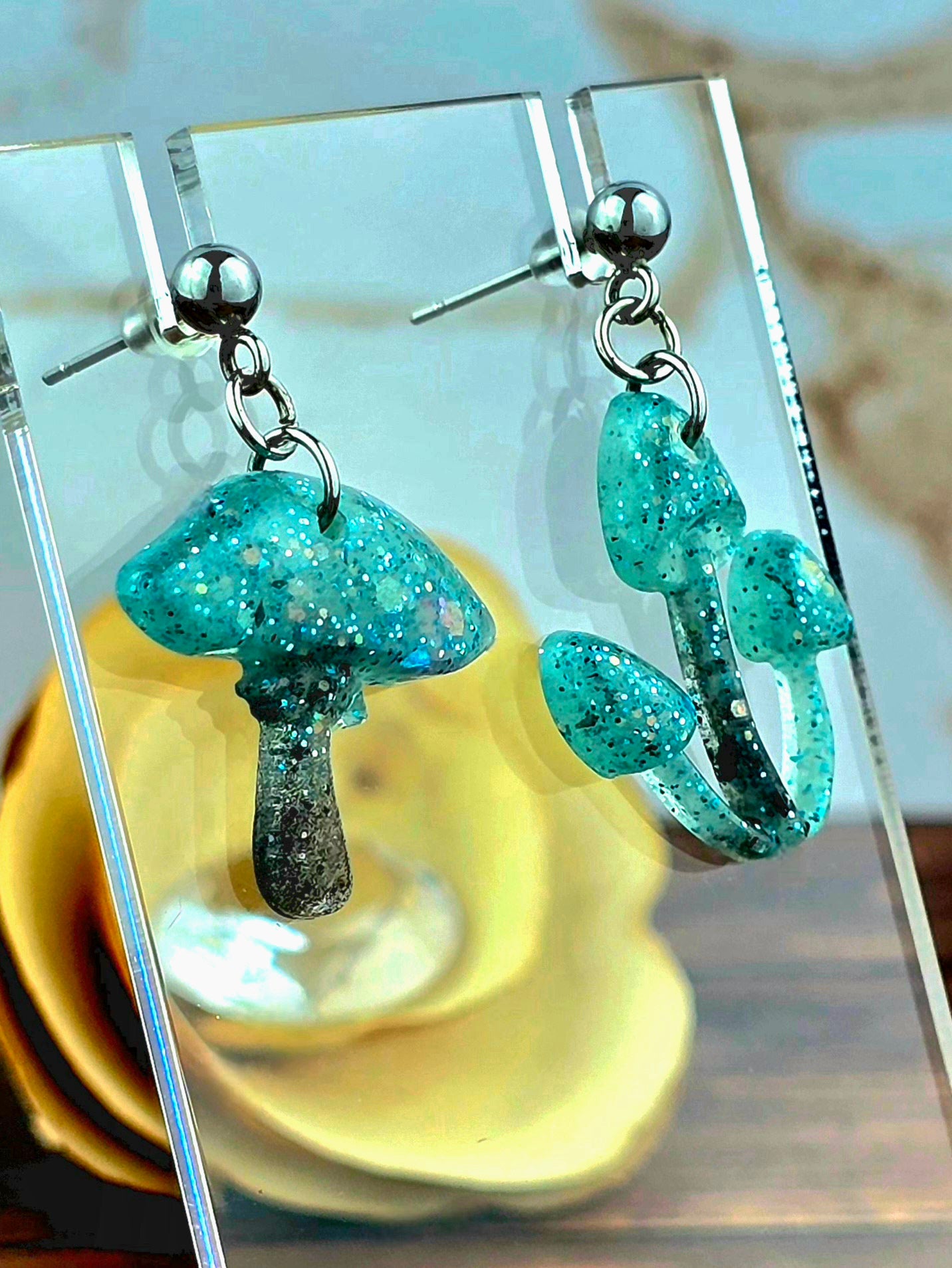Mismatch Mushroom Ball Post Earrings