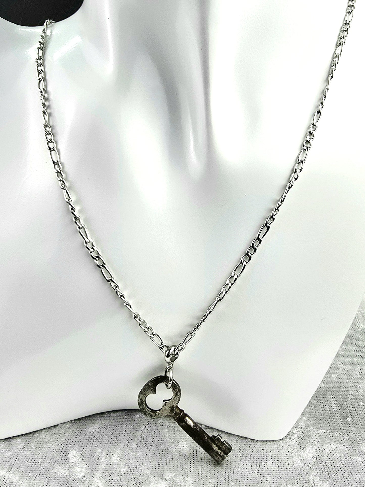 1700's vintage Skeleton Key Necklace
