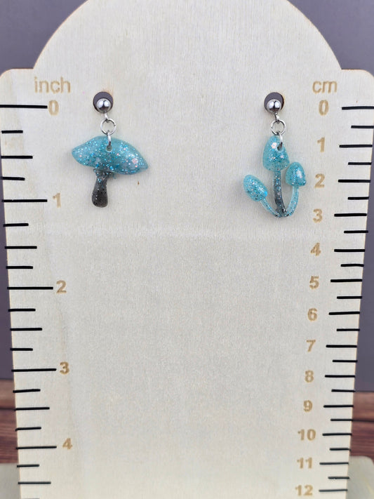 Mismatch Mushroom Ball Post Earrings